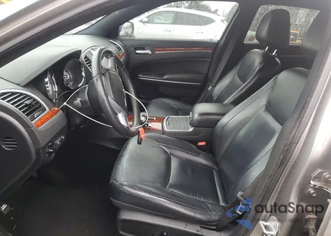 2014 Chrysler 300 z USA, uszkodzony, nr VIN 2C3CCAAG1EH288513